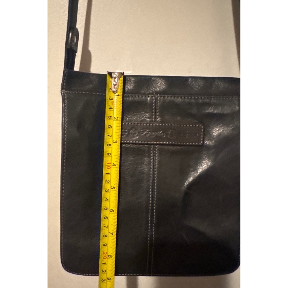 Fossil Black Leather Crossbody Bag Signature Key Charm Organizer 75082 9 x 8 - Picture 14 of 16